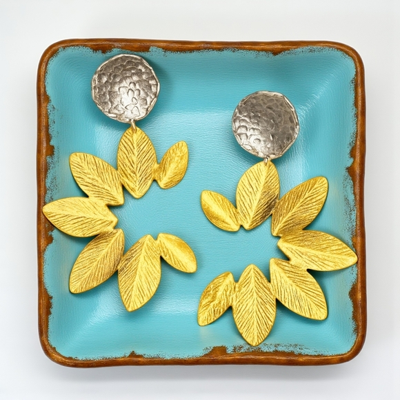 🆕️Turkish Stunning Handmade Artisan 18K Gold Plated Brass Fine Leaf Earrings - Picture 1 of 15